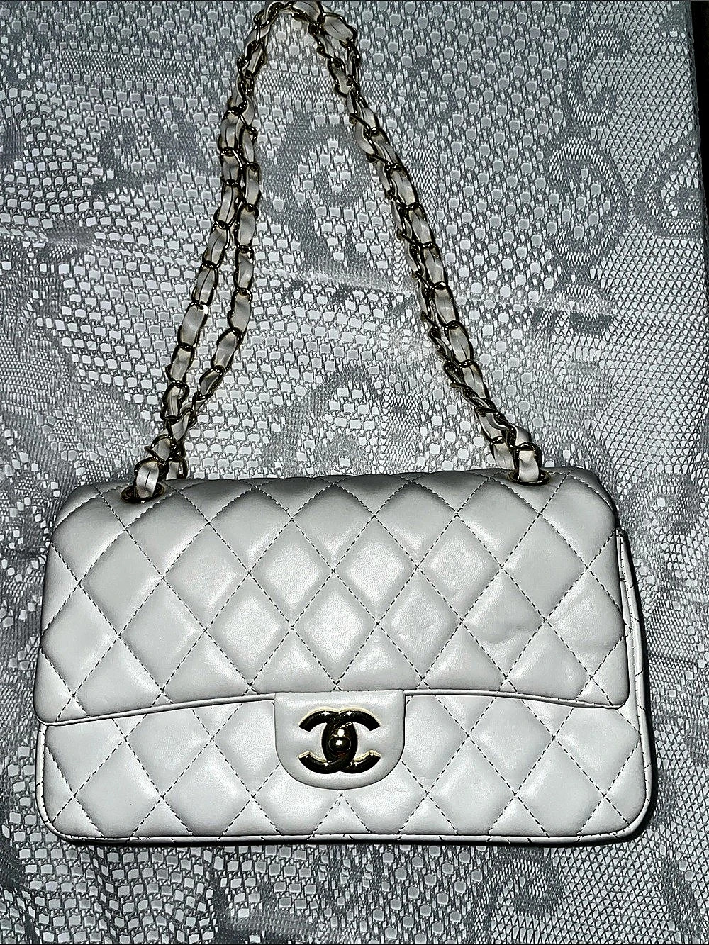 White and gold chain Shoulder bag Purse